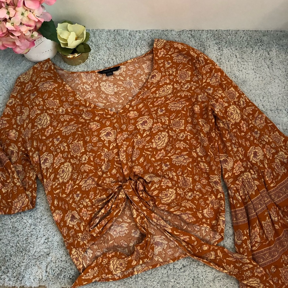 American Eagle crop top with flared sleeves